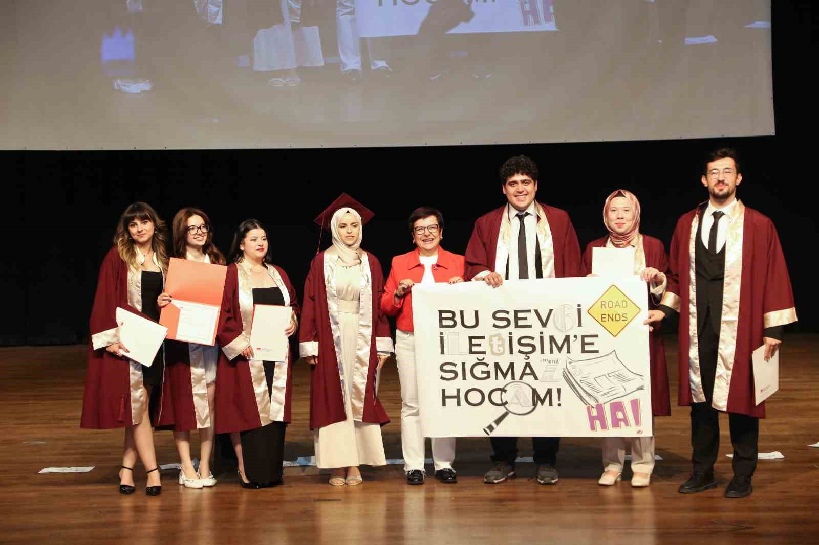 ankara haci bayram veli universitesi iletisim fakultesi mezuniyet toreni yapildi 1 rVJMzDeA