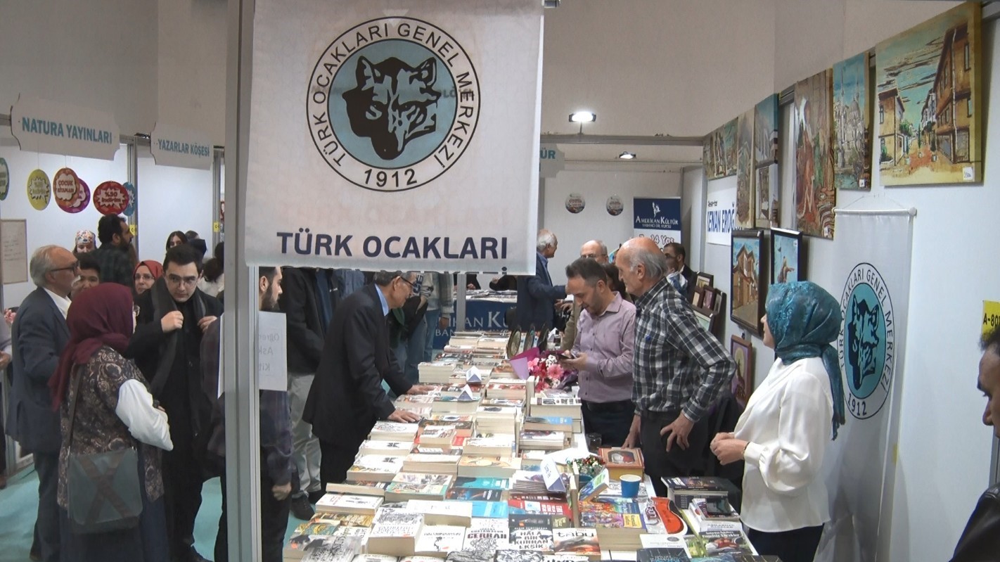 ankara kitap fuarinda son gun askida kitap uygulamasi dikkat cekti 2 YeFgBJIs