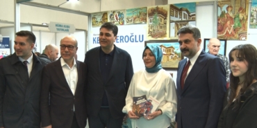 ankara-kitap-fuarinda-son-gun-askida-kitap-uygulamasi-dikkat-cekti-yxQsPPvP.jpg
