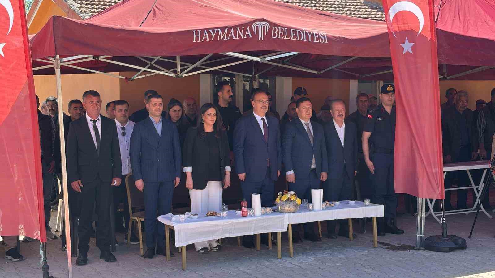 ankara valisi canbolat genclerimizin koylerimizden uzaklasmasi hepimizi dusunduren onemli bir mesele haline gelmistir 0 NKmdOKgJ