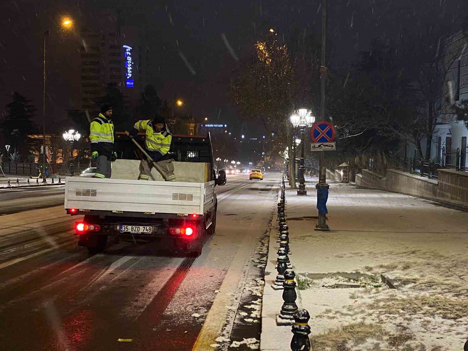 ankara yeni yila kar yagisi ile girdi 0 vgcPl2Cu