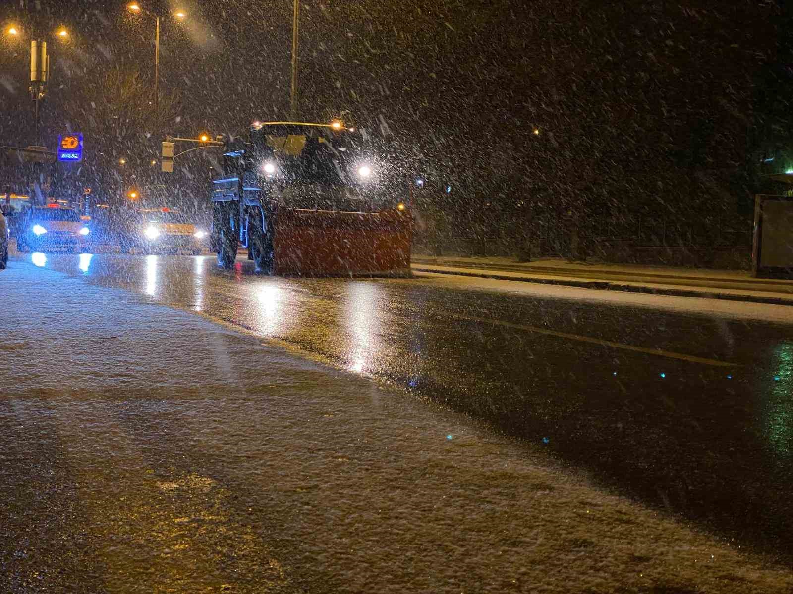 ankara yeni yila kar yagisi ile girdi 2 XmZEaJyA