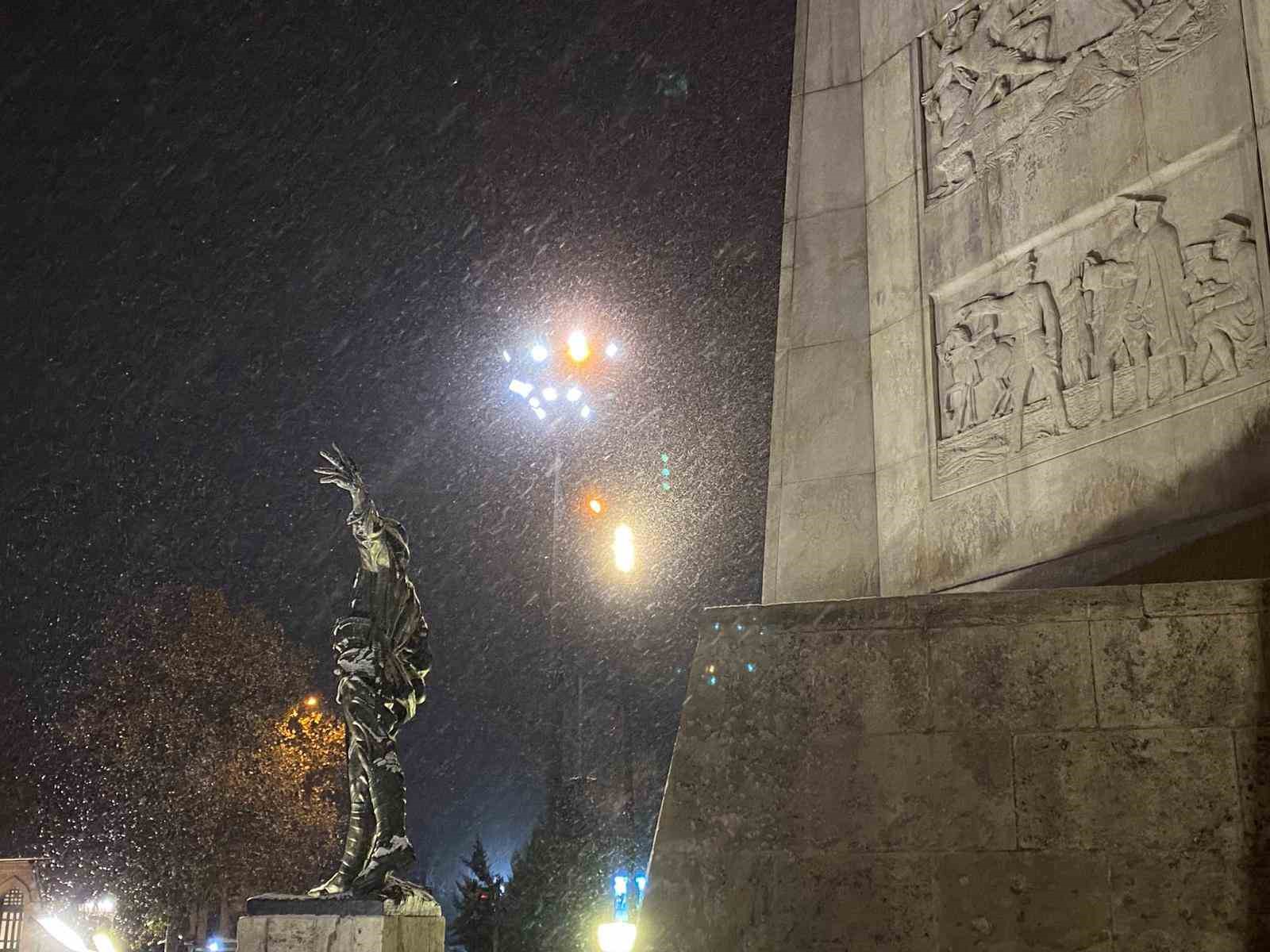 ankara yeni yila kar yagisi ile girdi 3