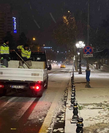 ankara-yeni-yila-kar-yagisi-ile-girdi-AP2m6Djr.jpg