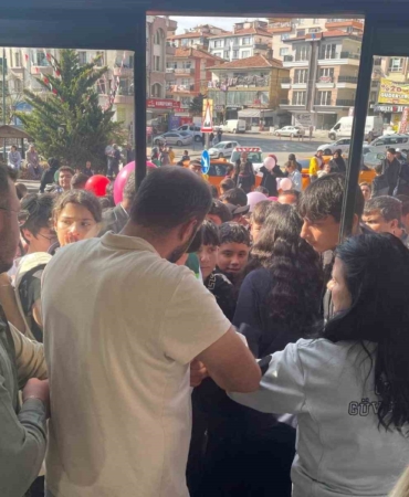 ankarada-1-liraya-satilan-tavuk-doner-ve-ayrana-vatandaslardan-yogun-ilgi-sIDl4qGG.jpg