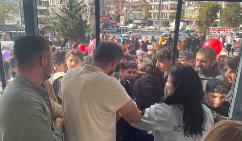 ankarada-1-liraya-satilan-tavuk-doner-ve-ayrana-vatandaslardan-yogun-ilgi-sIDl4qGG.jpg