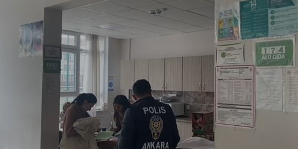 Ankara’da 10 öğrenci zehirlendikleri şüphesiyle hastaneye kaldırıldı 5 ankarada 10 ogrenci zehirlendikleri suphesiyle hastaneye kaldirildi 1 6kG4w6aZ