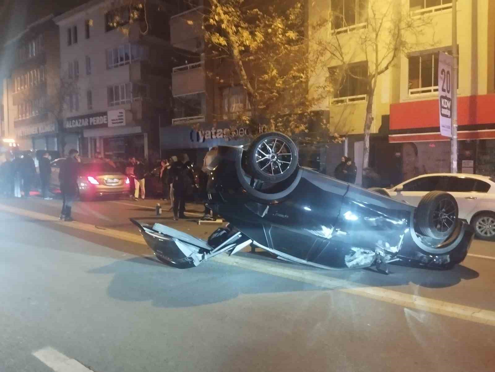 ankarada 3 otomobil kazaya karisti 1 yarali 1 AJtnqXGb