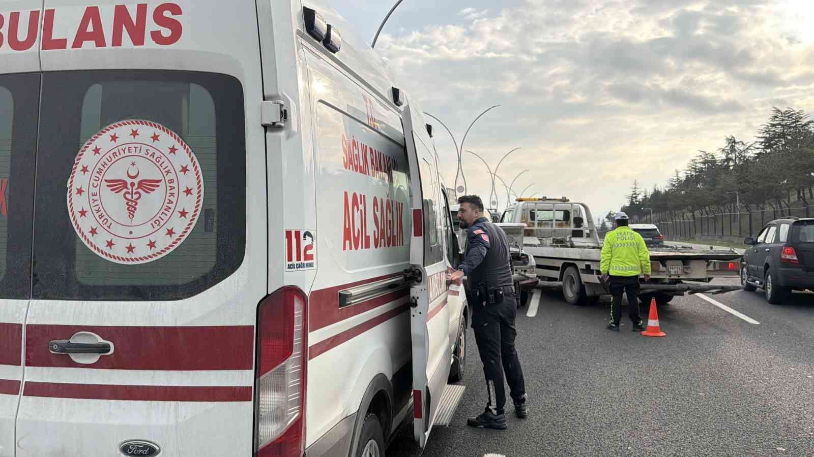 ankarada 4 aracli zincirleme kaza 3 yarali 0 O6l6Pk55