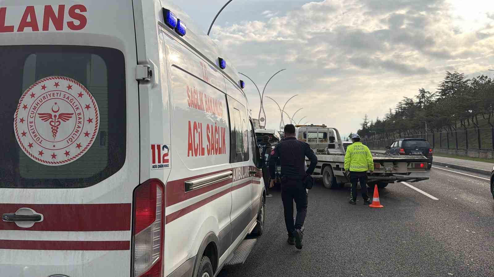 ankarada 4 aracli zincirleme kaza 3 yarali 1