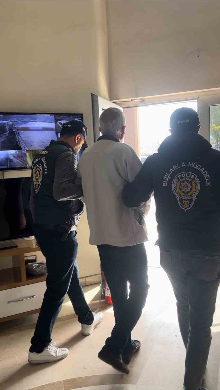 ankarada 42 yil kesinlesmis hapis cezasi bulunan firari hukumlu yakalandi 0