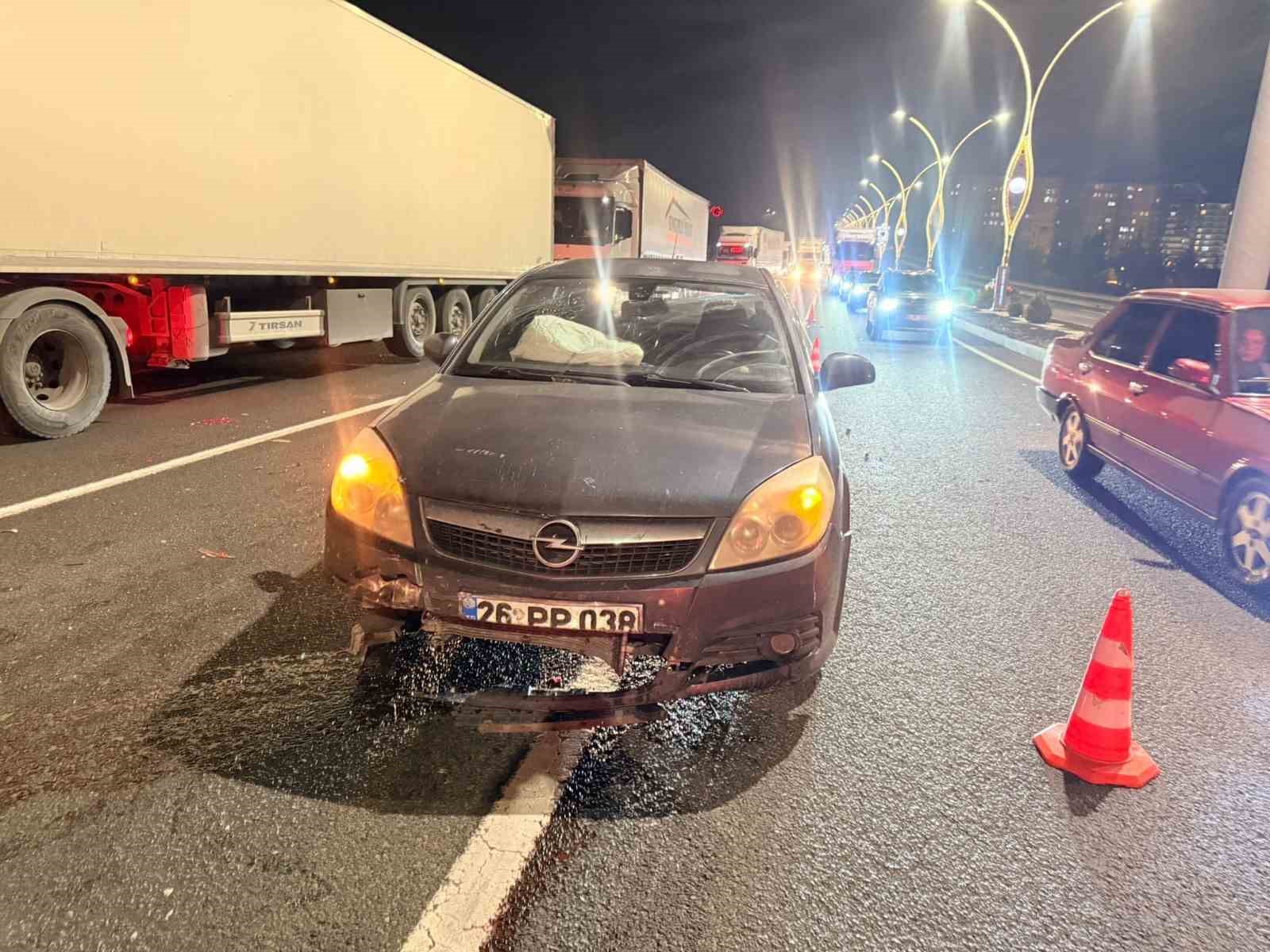 ankarada 5 aracli zincirleme kaza 1 yarali 3