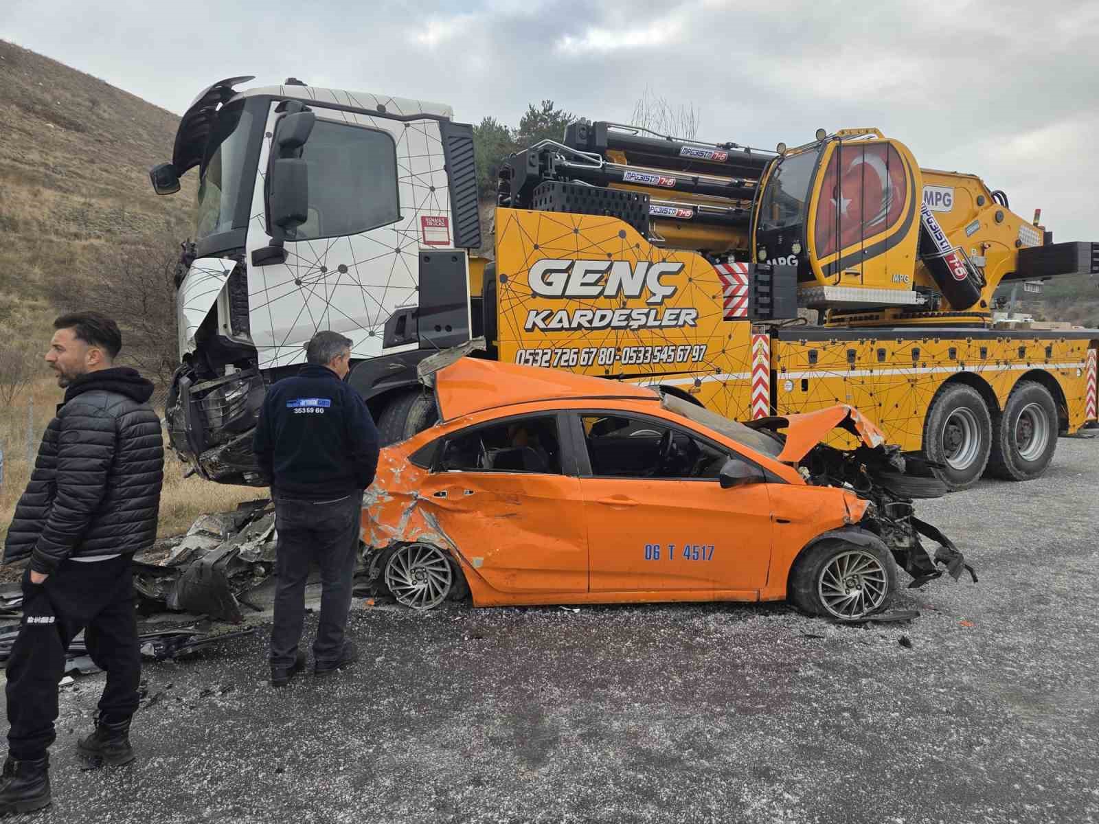 ankarada 6 aracli zincirleme kaza 5 yarali 0 573hHQ2v