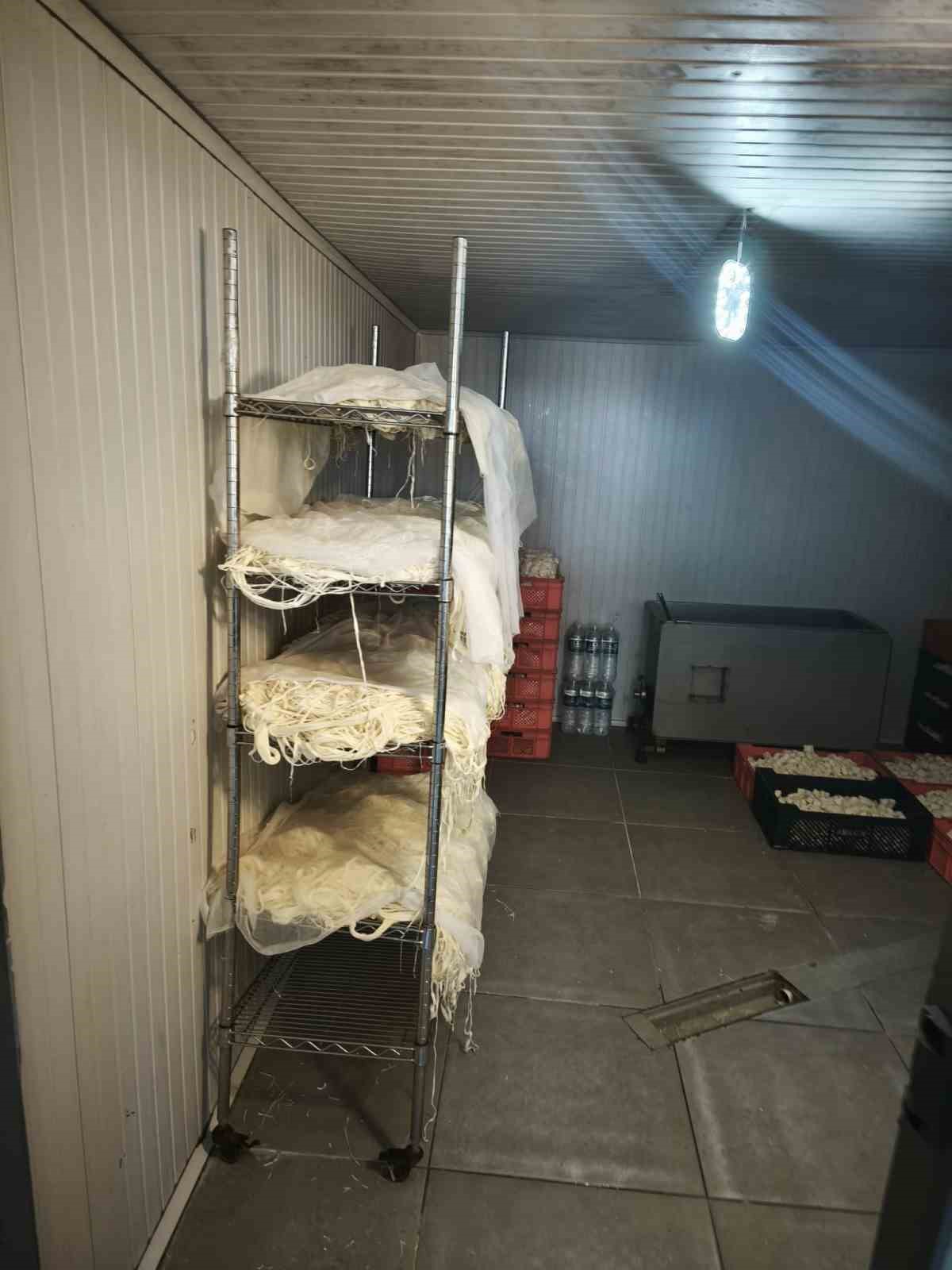 ankarada 9 ton bozuk sut ve sut urunu ele gecirildi 4 R9sLMsL9