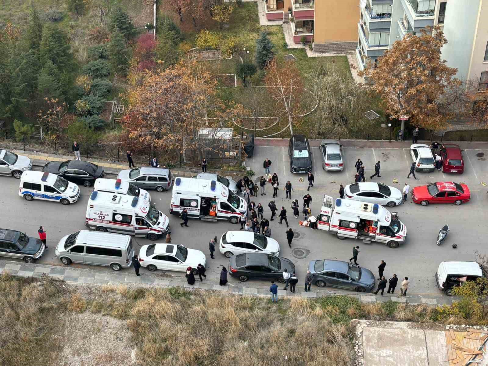ankarada adliye cikisi bicakli kavga 3u agir 5 yarali 0 9WREaNlR