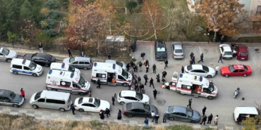 ankarada-adliye-cikisi-bicakli-kavga-3u-agir-5-yarali-tZnC9WzJ.jpg