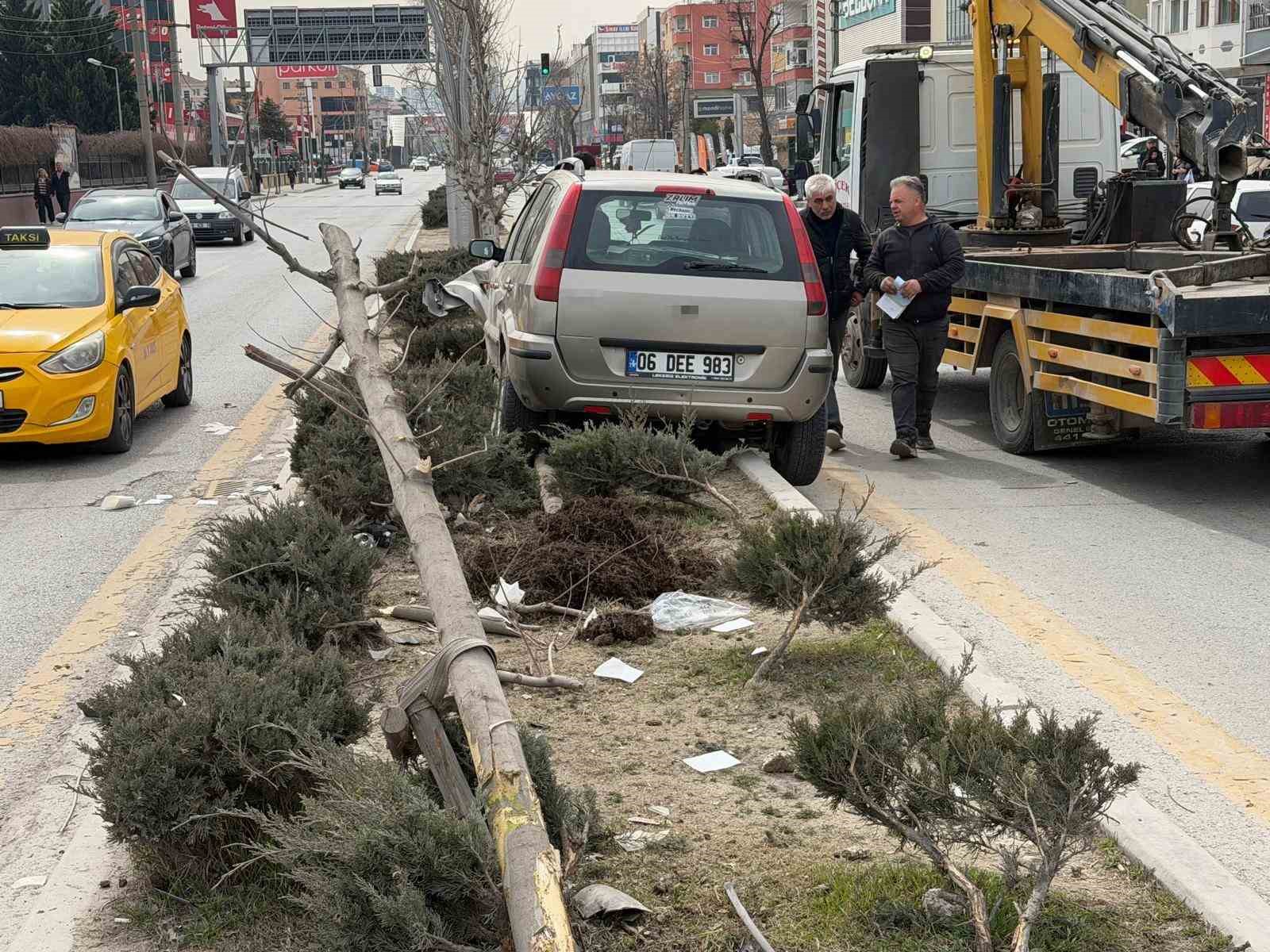 ankarada bir arac yayalara carpti 1i agir 2 yarali 1