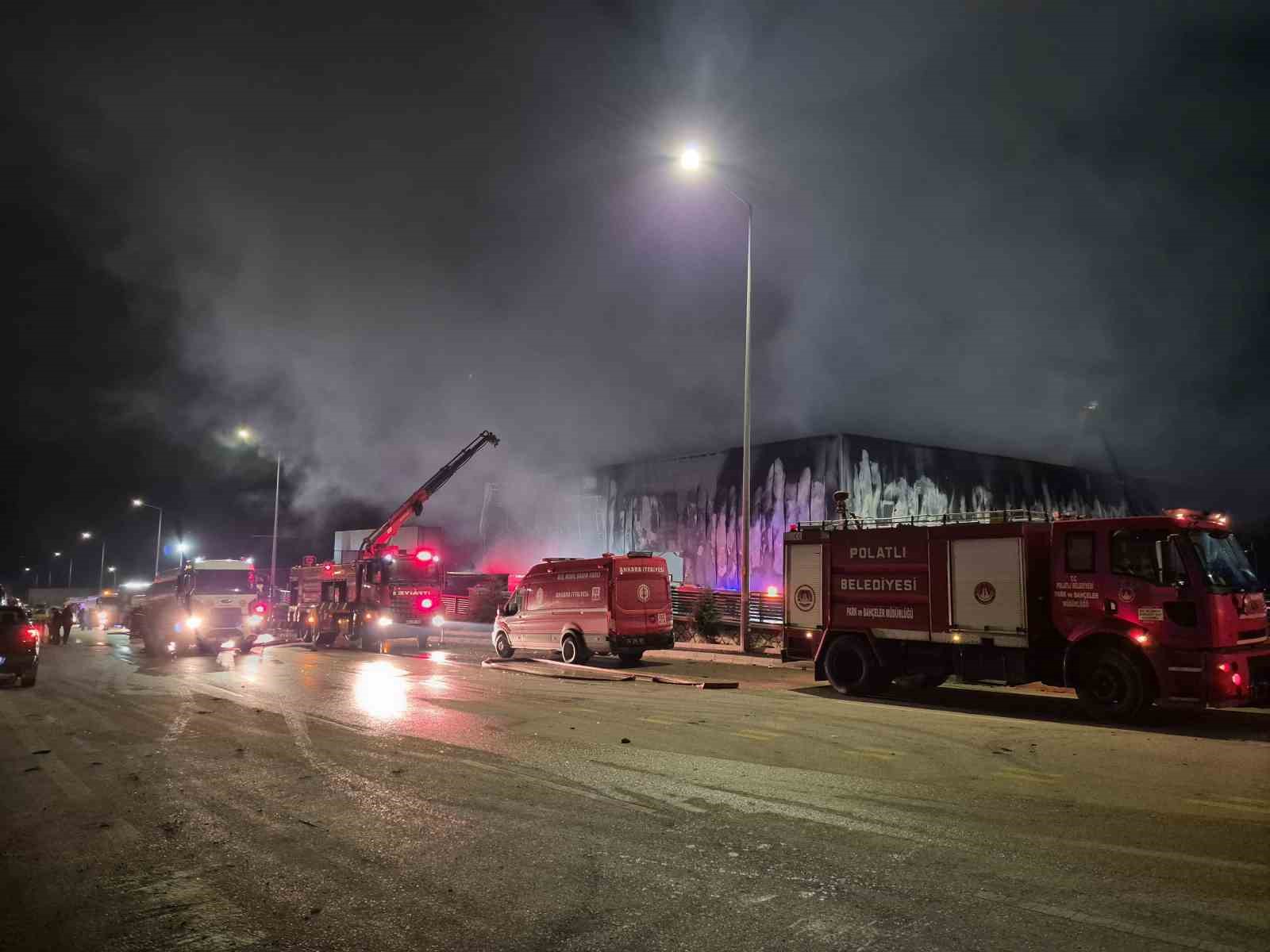 ankarada bir ilac fabrikasi cikan yangin sonrasi kullanilamaz hale geldi 14 SJb49FdB