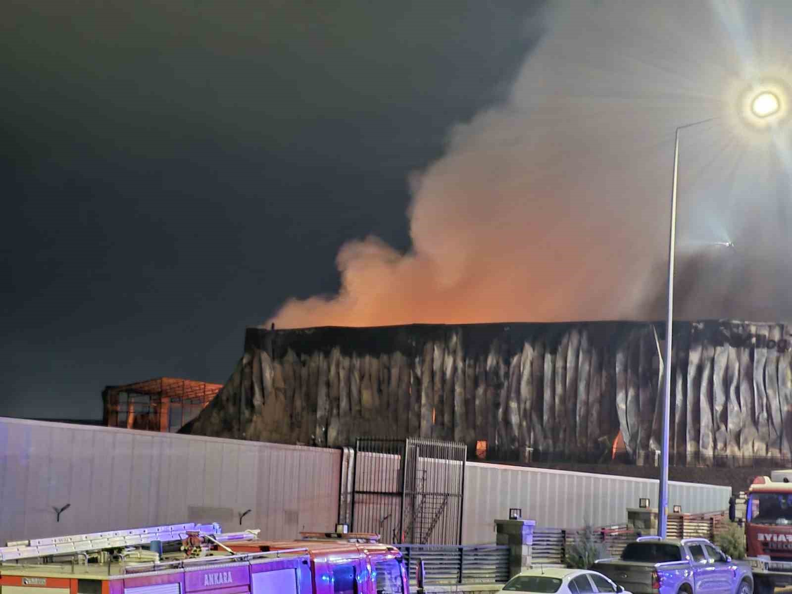 ankarada bir ilac fabrikasi cikan yangin sonrasi kullanilamaz hale geldi 29 g2YSXDdN