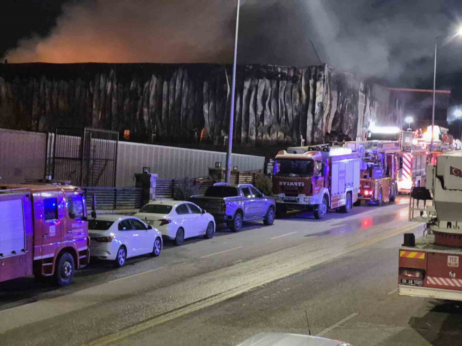 ankarada bir ilac fabrikasi cikan yangin sonrasi kullanilamaz hale geldi 30 P5MUqUrS