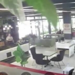 ankarada-bir-sahis-silahlariyla-restoranda-gelip-saldiri-girisiminde-bulundu-Yv8tJuqu.jpg
