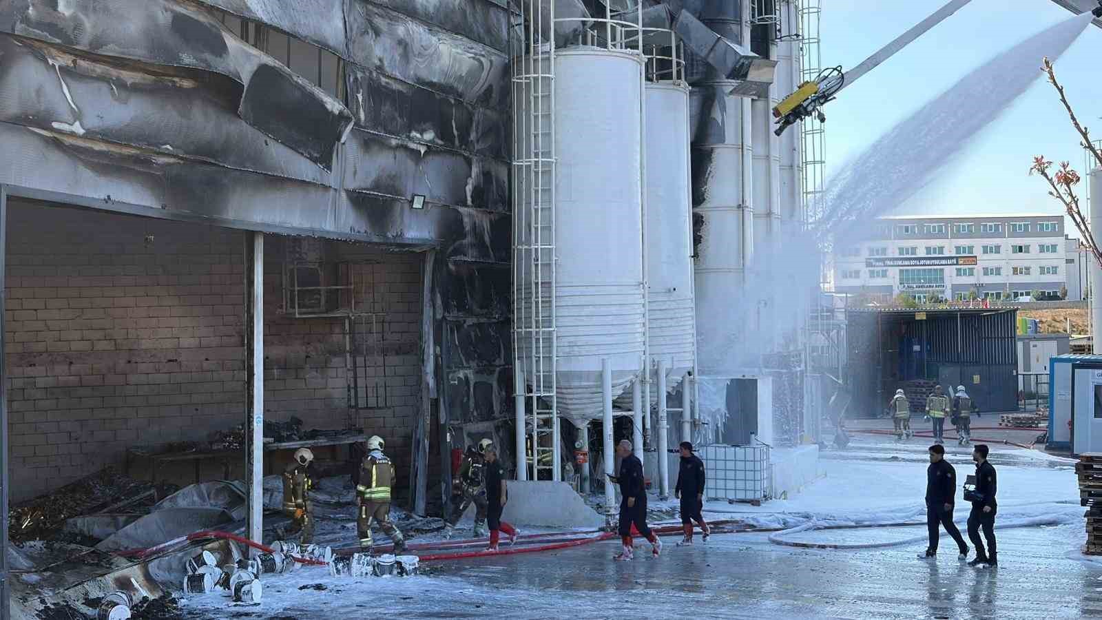 ankarada boya fabrikasinda yangin 2 EsqgikAB