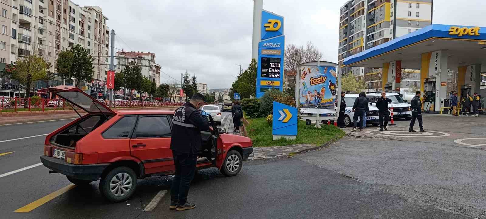 ankarada caldigi aracla kayseride yakalandi 0 mauq2SnK