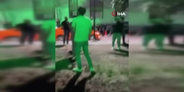 ankarada-cocuklar-arasindaki-kavgaya-aileler-dahil-oldu-o-anlar-kamerada-xg2D3qAs.jpg