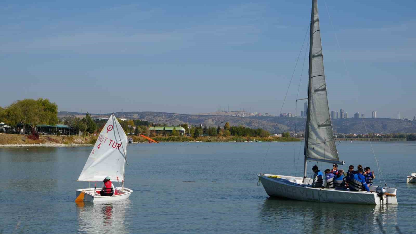 ankarada deniz yok lakin yelkencilik var 3 7XBZ6kNX