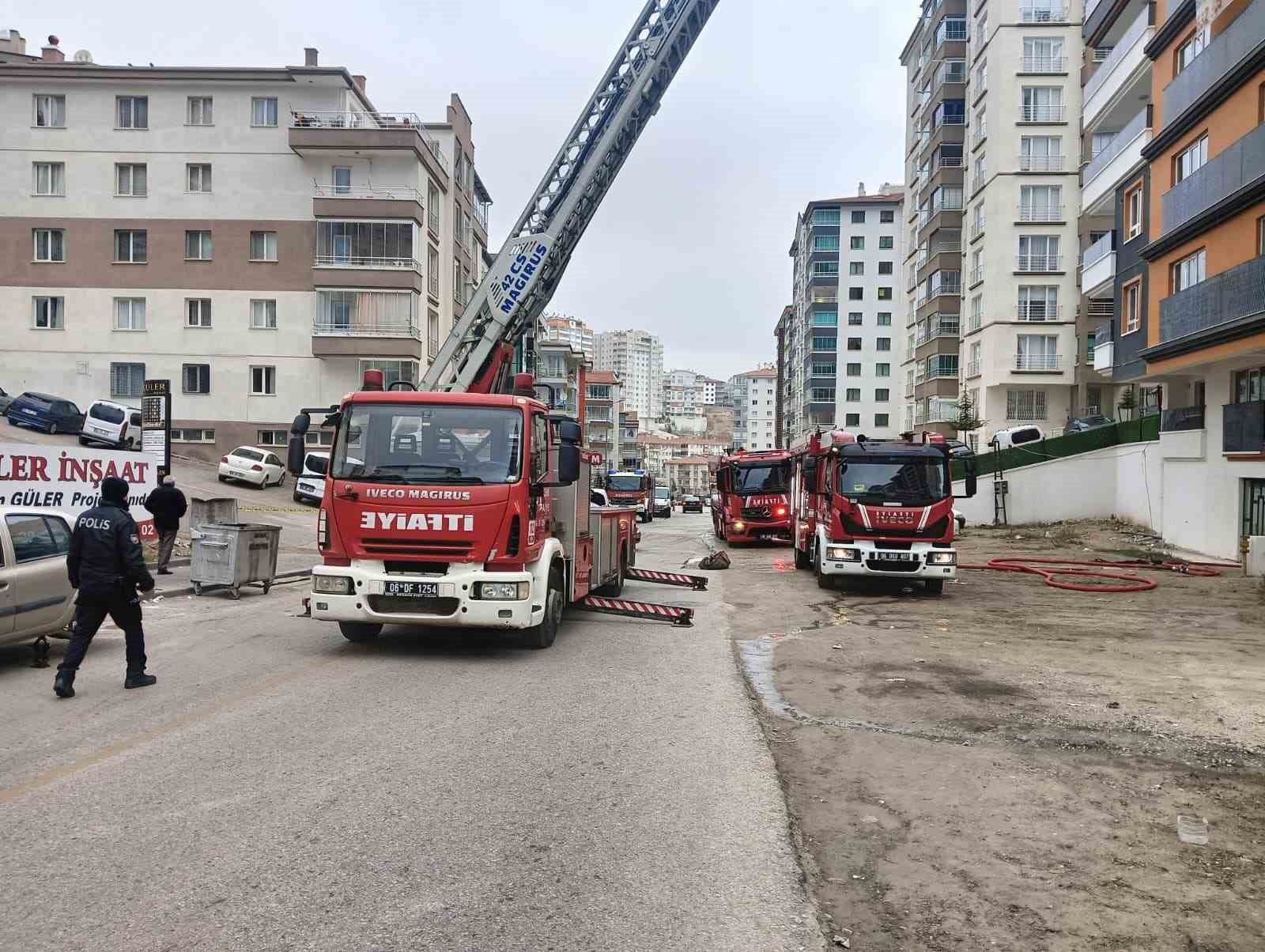 ankarada ev yangininda mahsur kalan anne ile oglu kurtarildi 2