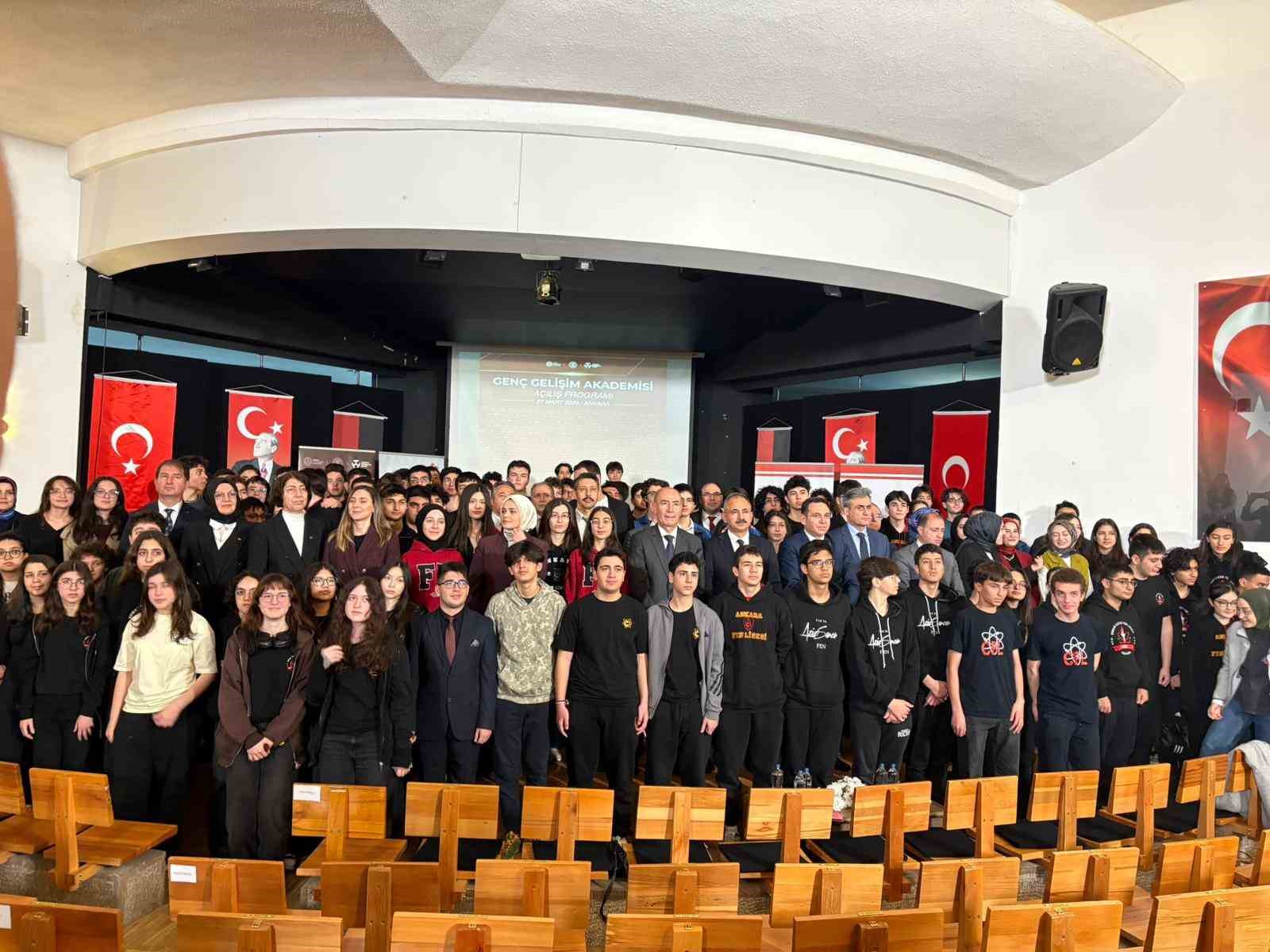 ankarada genc gelisim akademisi programi basliyor 0 zcC1JFhO