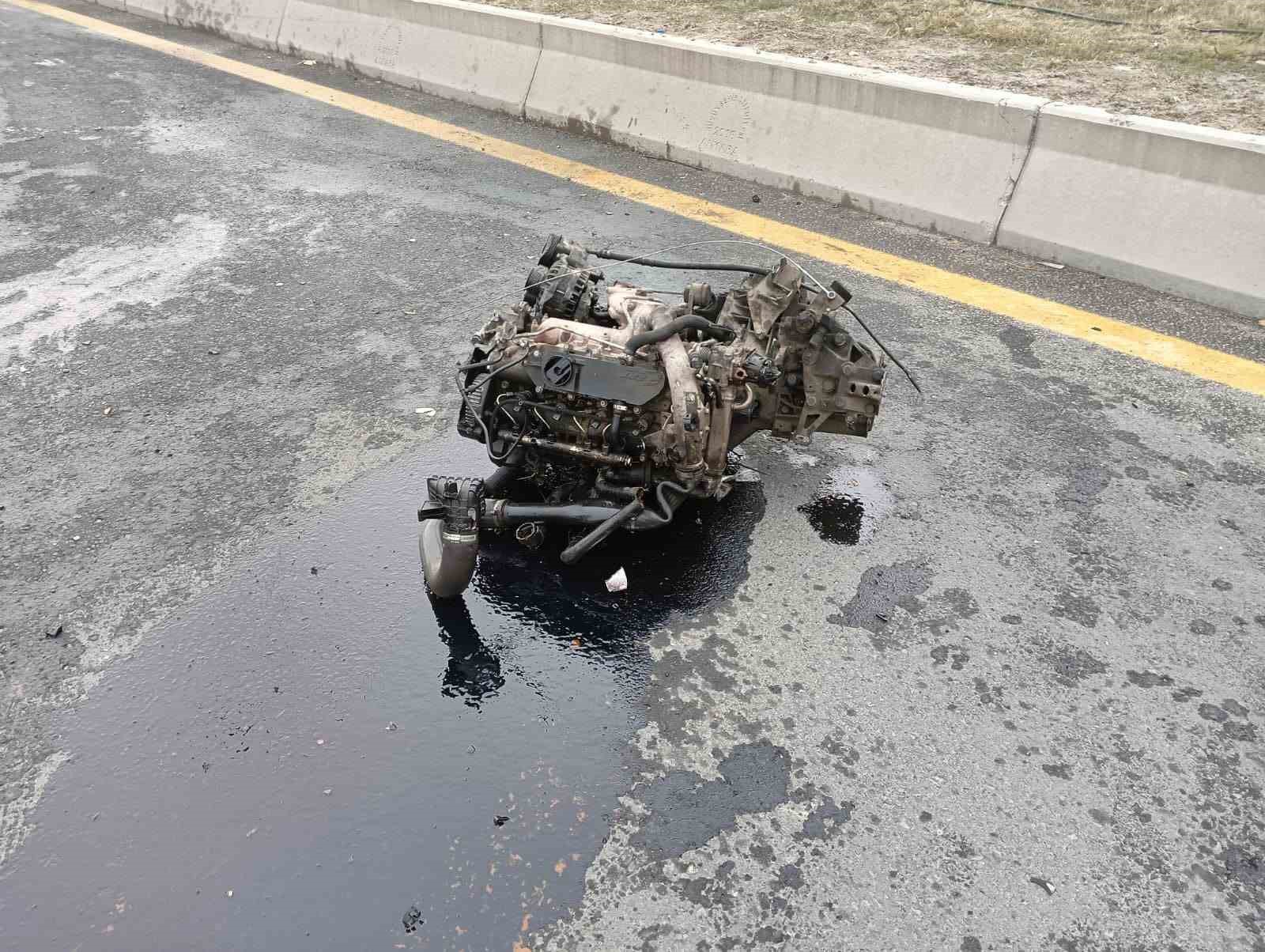 ankarada hafif ticari arac ile otomobil carpisti 1 olu 3 yarali 4