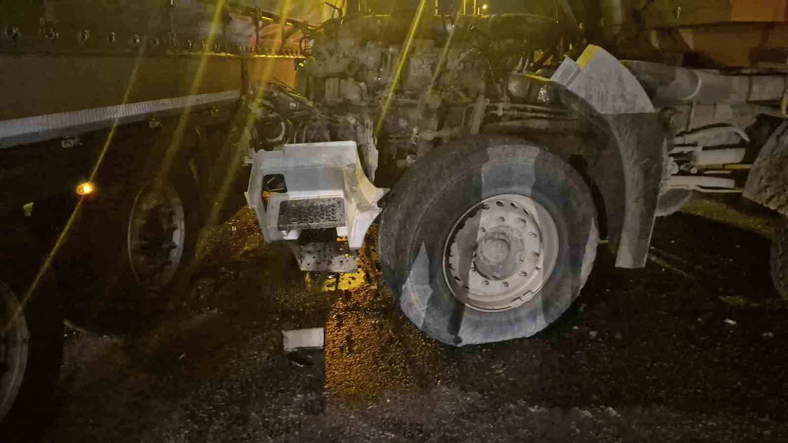 ankarada hafriyat kamyonu tira yandan carpti 1 yarali 3 aSbvRG16
