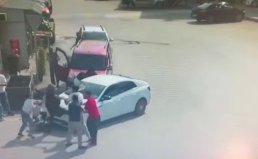 Ankara’da husumetli şahısların kavgası kamerada 4 ankarada husumetli sahislarin kavgasi kamerada 0 HyLfYJ1D