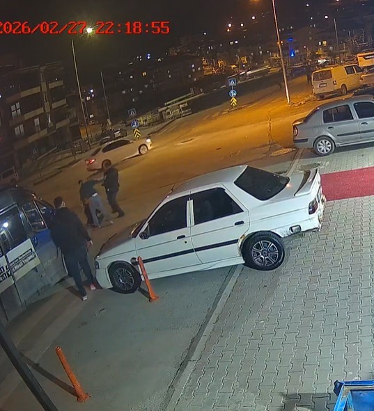 ankarada husumetlisini olduresiye darp eden 3 saldirgan kameraya yansidi 2 QFdiHWPt