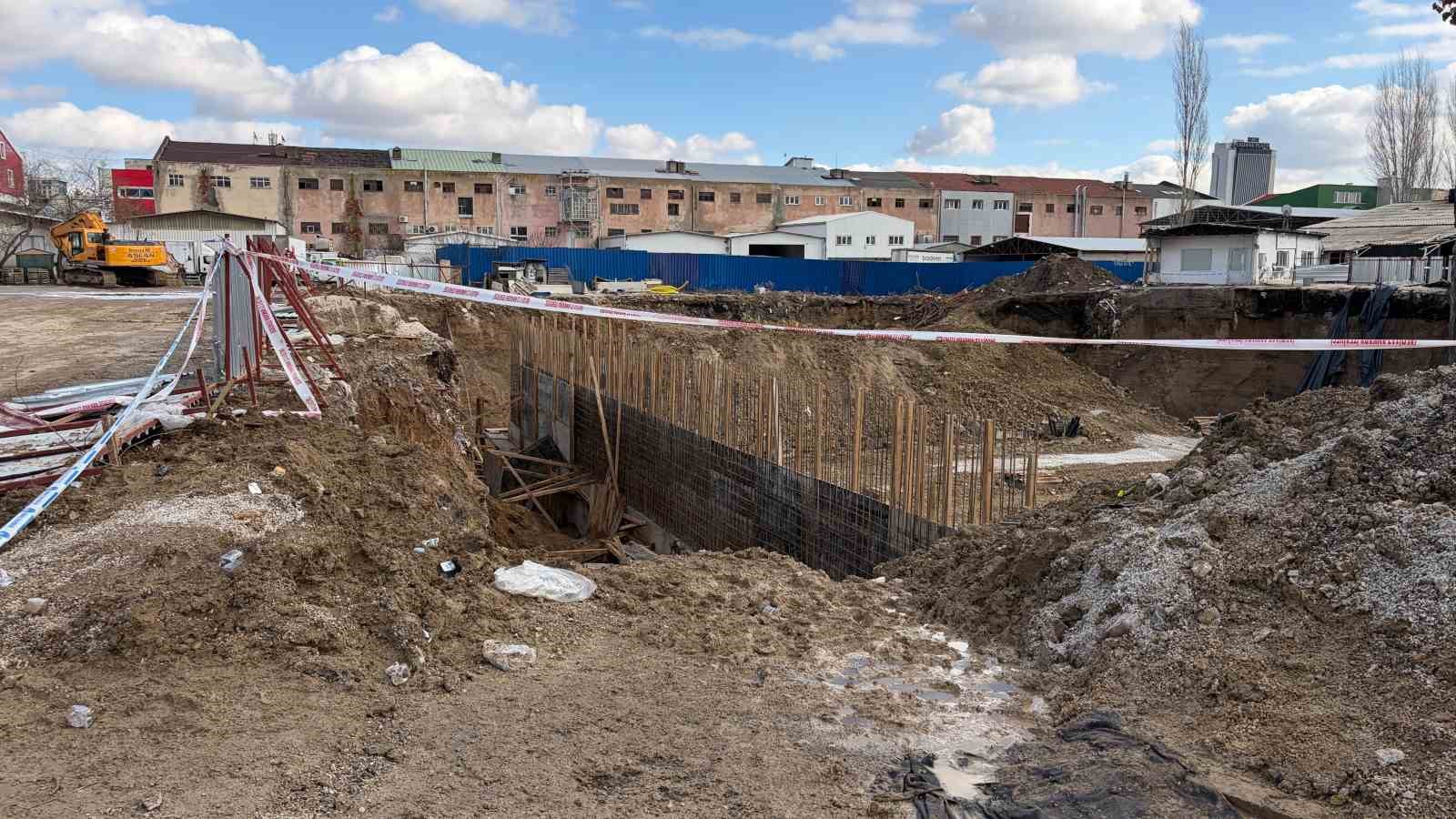 ankarada insaat alaninda gocuk altinda kalan isci hayatini kaybetti 4 SAhD1fMN