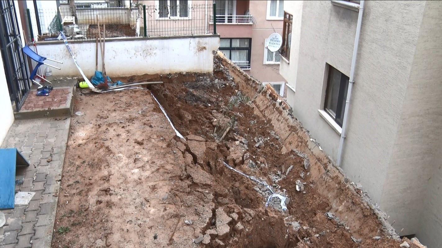 ankarada istinat duvari yikildi 5 apartman bosaltildi 3 Ep5vlm77
