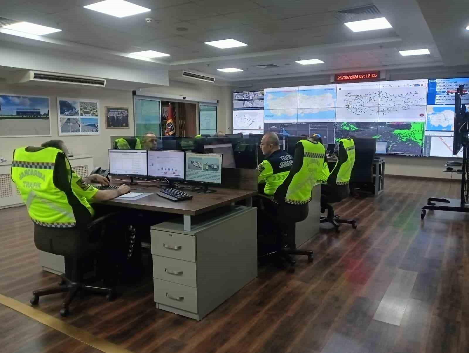 ankarada jandarmadan bayram oncesi hava destekli trafik denetimi 0 8Dv3YT2r