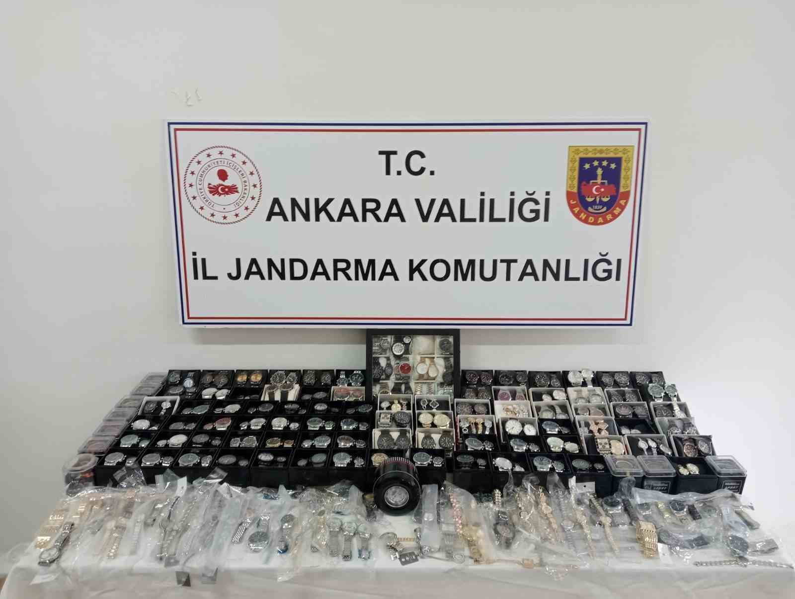 ankarada kacakcilik operasyonlari yasa disi yollarla yurda sokulmus tutun urunu gida malzemesi ve cok vTBP47Wz