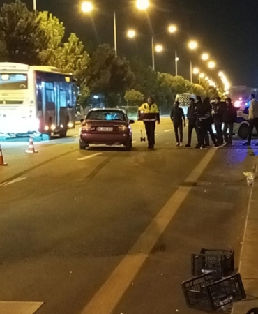 ankarada-karsidan-karsiya-gecerken-aracin-carptigi-yaya-yaralandi-JDGPC2E2.jpg