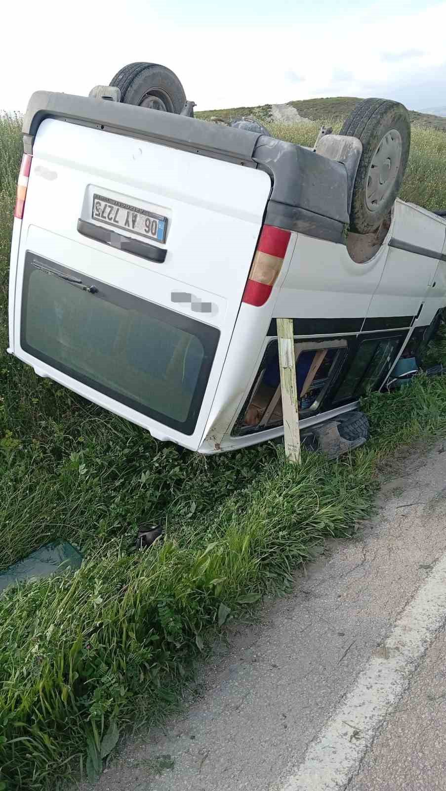 ankarada kontrolden cikan minibus devrildi 1 olu 1 u2T3XfP1