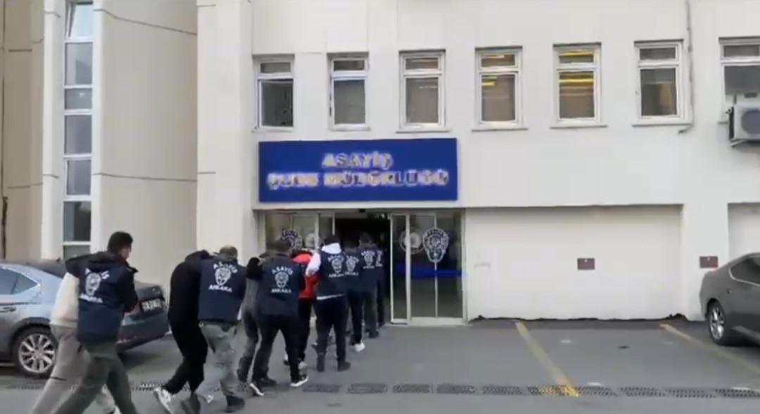 ankarada korsan otoparkcilik yaptigi belirlenen 32 supheli gozaltina alindi 0 6Cw42X4u