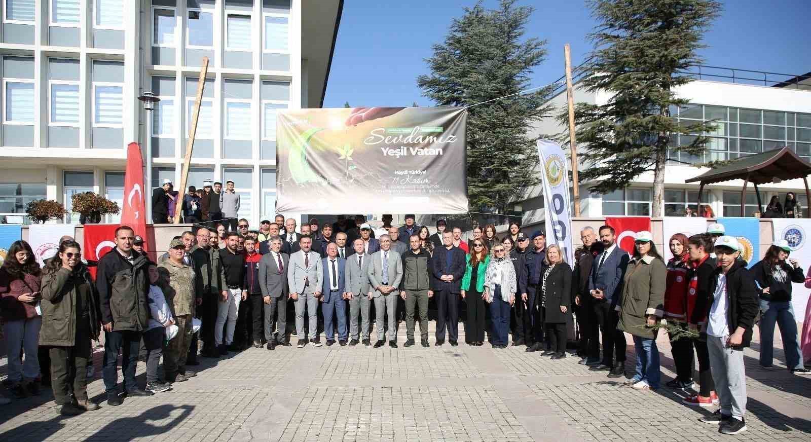 ankarada milli agaclandirma gununde fidanlar toprakla bulustu 1 SJJWONTl
