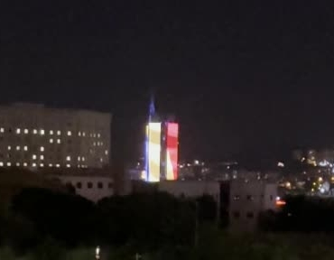 ankarada-nato-uyesi-ulkelerin-bayraklari-binaya-yansitildi-HFsB46ci.jpg