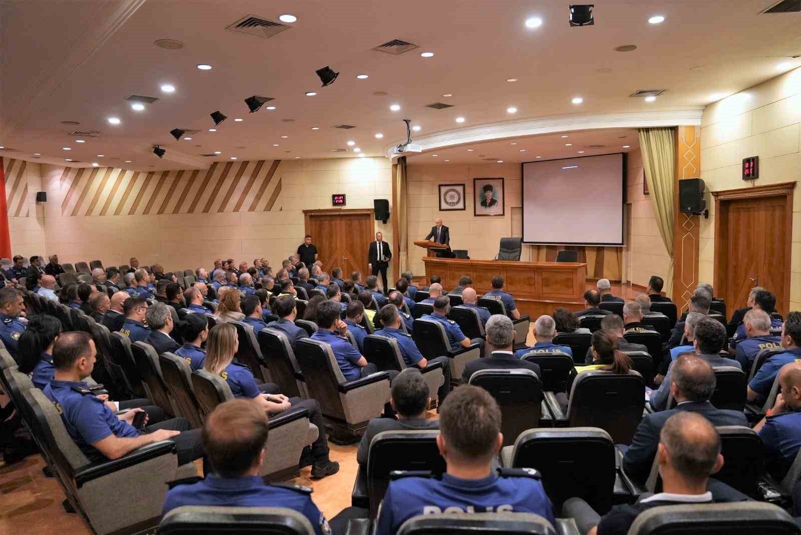 Ankara’da NATO Zirvesi için güvenlik tedbirleri masaya yatırıldı 4 ankarada nato zirvesi icin guvenlik tedbirleri masaya yatirildi 0