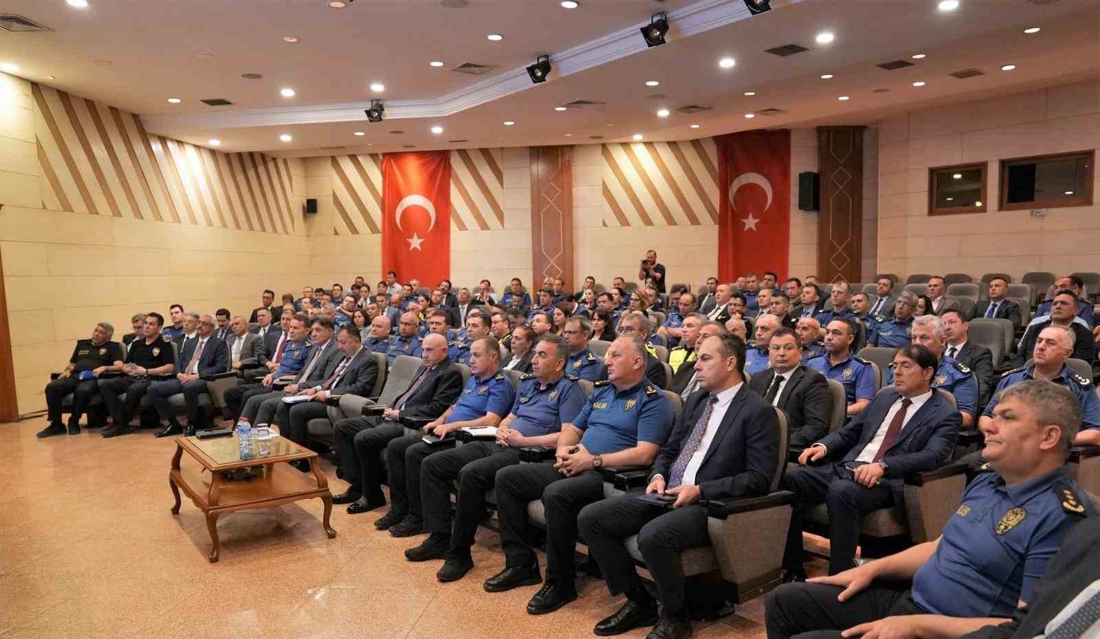 Ankara’da NATO Zirvesi için güvenlik tedbirleri masaya yatırıldı 6 ankarada nato zirvesi icin guvenlik tedbirleri masaya yatirildi 2 75s7YUC5