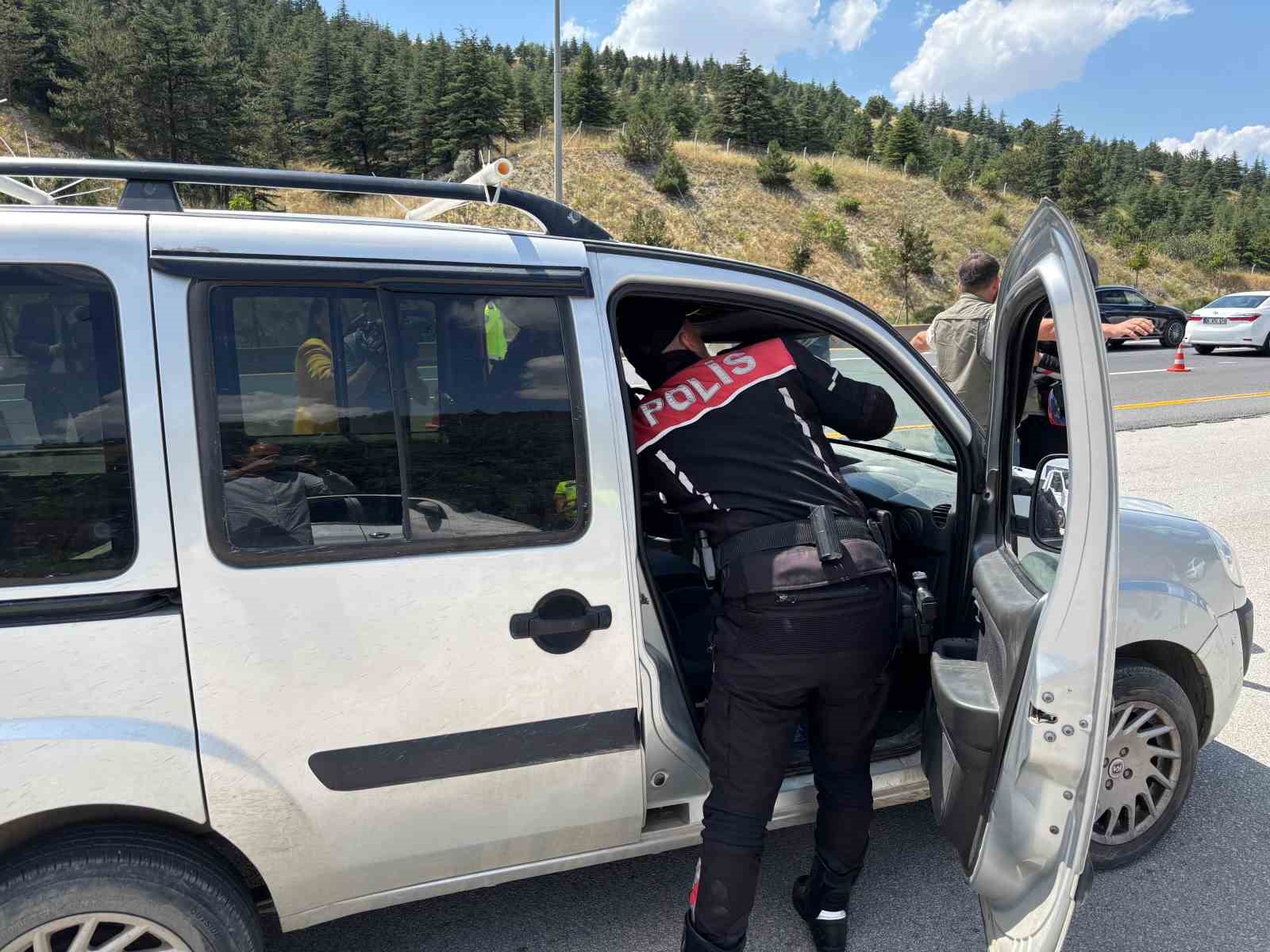 Ankara’da NATO Zirvesi öncesi atlı polisler devriye attı, trafik ve asayiş ekipleri yol kontrol uygulaması gerçekleştirdi 7 ankarada nato zirvesi oncesi atli polisler devriye atti trafik ve asayis ekipleri yol kontrol 5dufRQPi