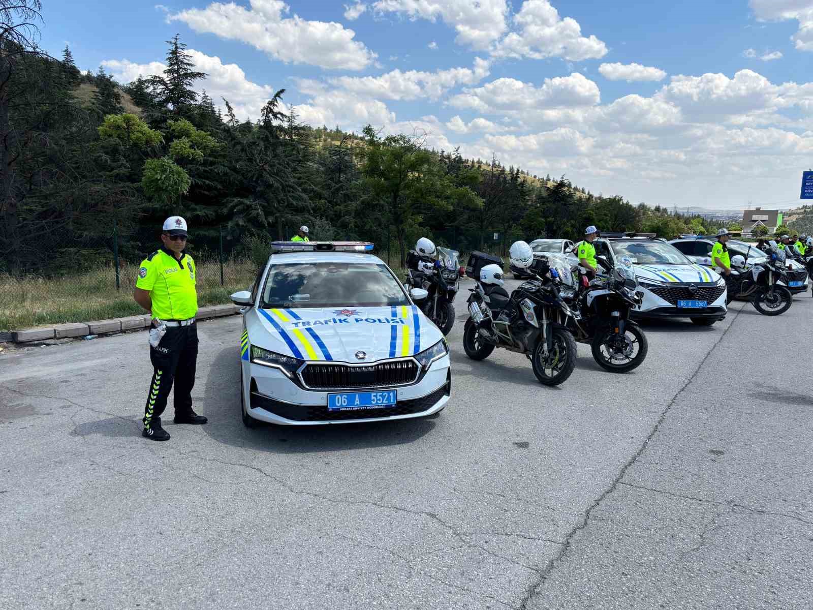 Ankara’da NATO Zirvesi öncesi atlı polisler devriye attı, trafik ve asayiş ekipleri yol kontrol uygulaması gerçekleştirdi 10 ankarada nato zirvesi oncesi atli polisler devriye atti trafik ve asayis ekipleri yol kontrol H8bpnPaS