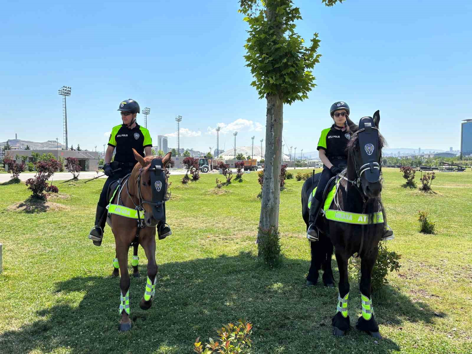 Ankara’da NATO Zirvesi öncesi atlı polisler devriye attı, trafik ve asayiş ekipleri yol kontrol uygulaması gerçekleştirdi 14 ankarada nato zirvesi oncesi atli polisler devriye atti trafik ve asayis ekipleri yol kontrol rEAtFrLc