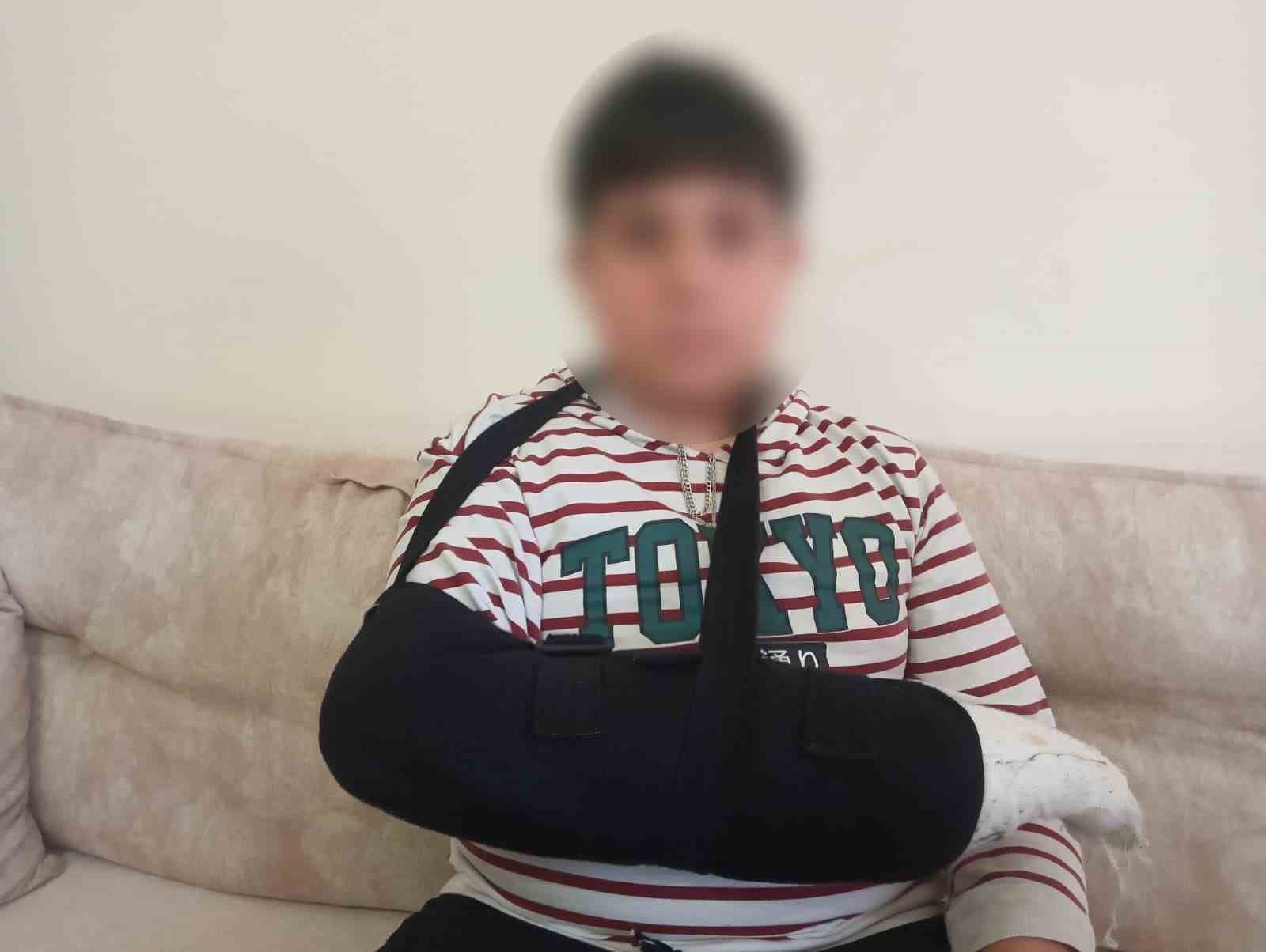 ankarada ortaokul ogrencisi kendisinden 3 yas kucuk ogrencinin parmagini kirdi 0 Z1Pa2jyv
